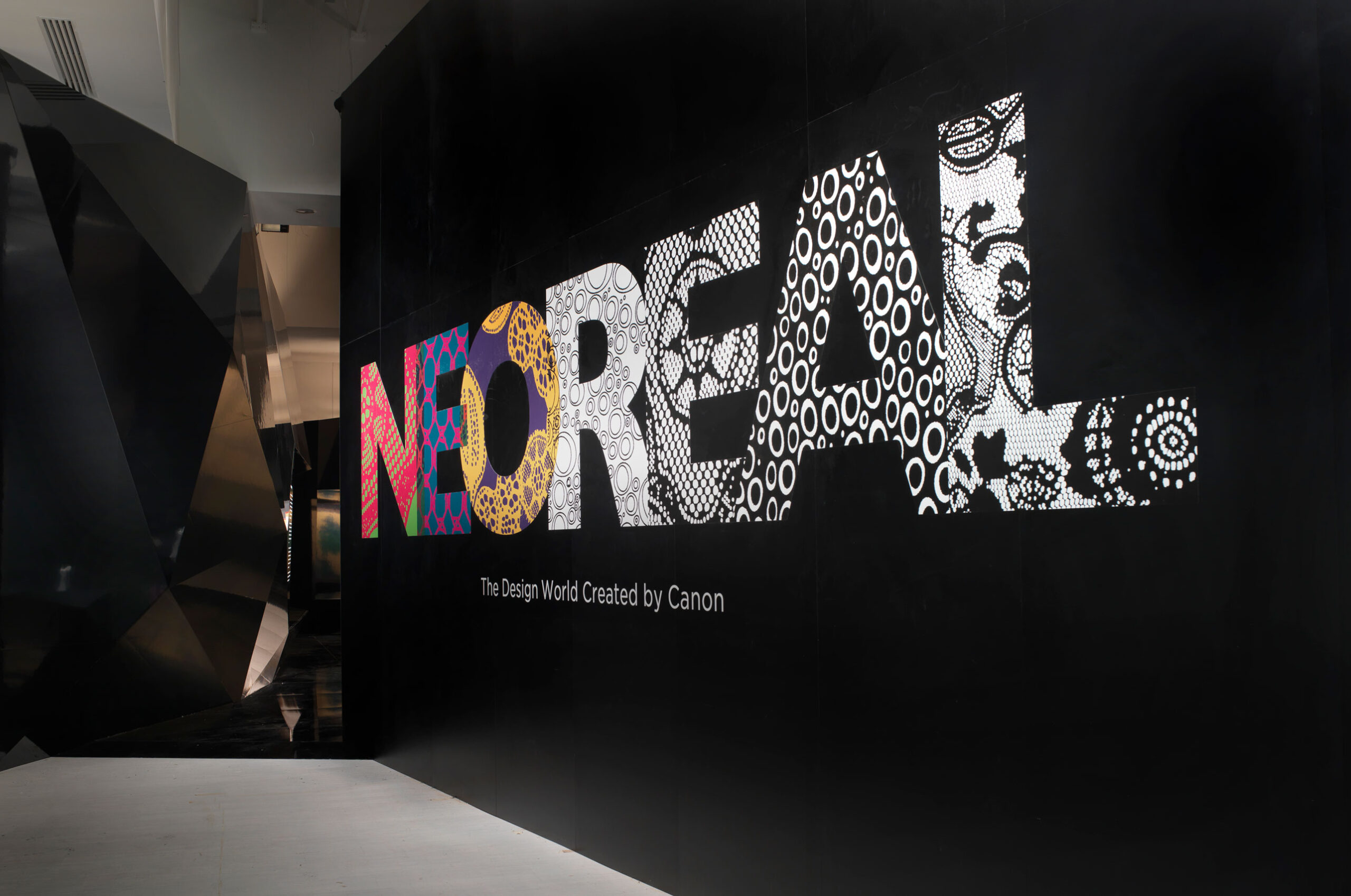 exhibition graphic canon NEOREAL 2008, Milano Salone 2008